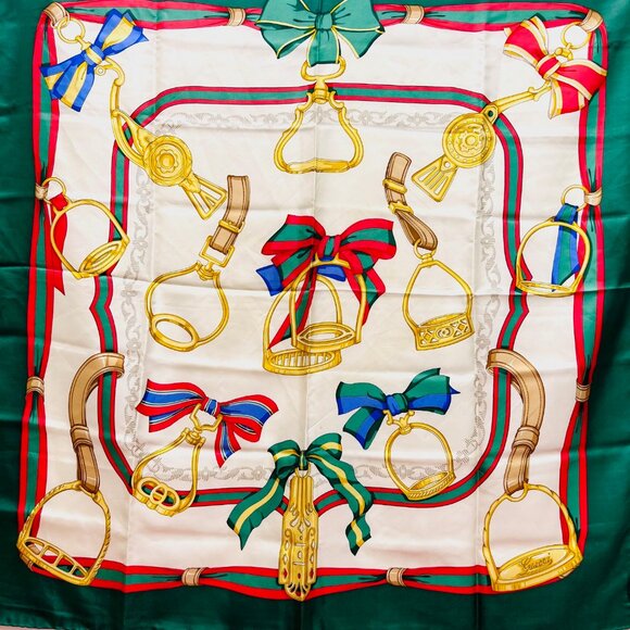 Vintage Gucci 100% Silk Satin Scarf 34" Ivery Green Red Bow Italy Made (45) - Picture 9 of 15